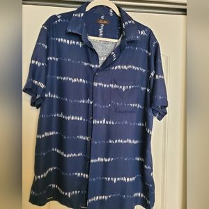 Men's casual button down shirt